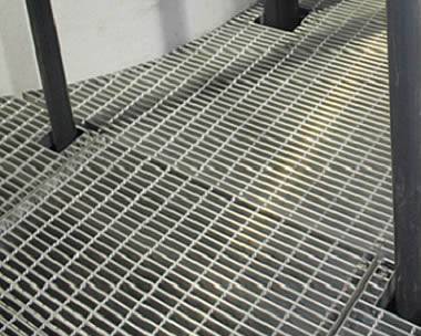 Aluminum grating as factory floor for anti-corrosion